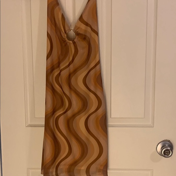 Brown Wave Pattern Dress - Picture 1 of 4